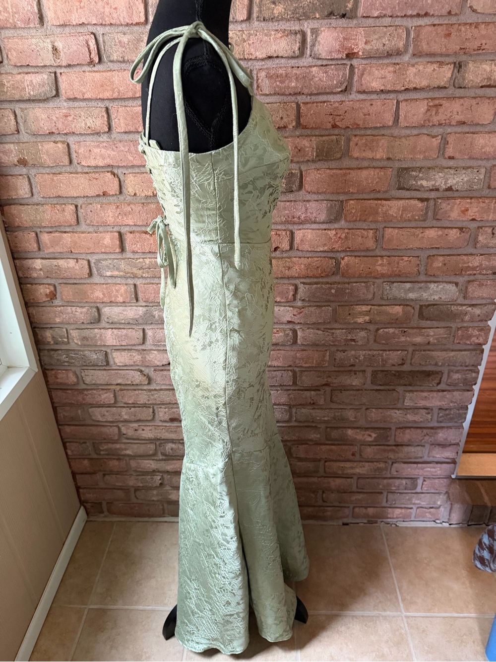 Elegant Sage Green Lace Evening Dress - Picture 9 of 13